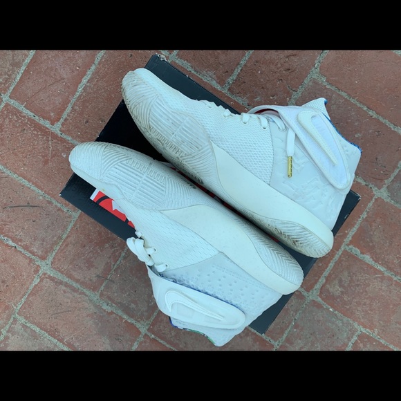 Kyrie 2 - ‘What The’ - Picture 9 of 11